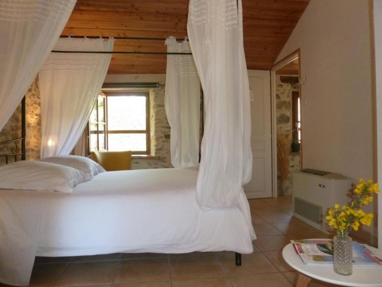 Le Moulin De Drapras Bed & Breakfast Chemille-en-Anjou Exterior photo