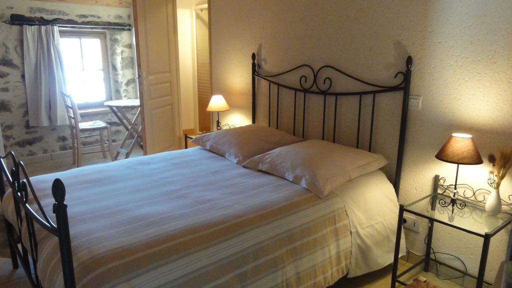 Le Moulin De Drapras Bed & Breakfast Chemille-en-Anjou Room photo