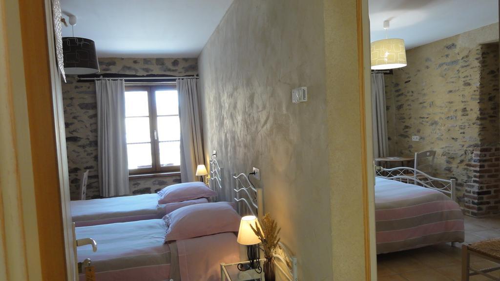 Le Moulin De Drapras Bed & Breakfast Chemille-en-Anjou Room photo