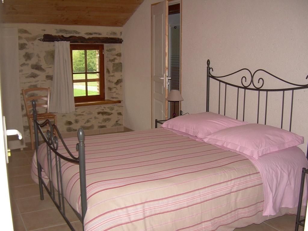 Le Moulin De Drapras Bed & Breakfast Chemille-en-Anjou Room photo